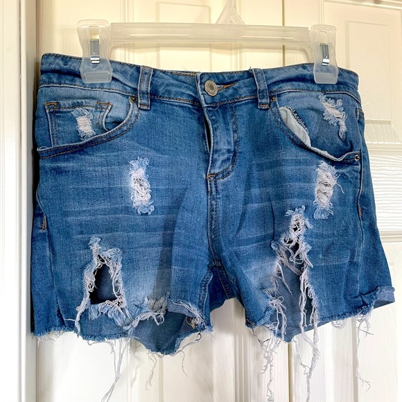 The “barely there” look with ultimate rips and cheeky! - Picture 1 of 1